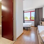 Basic Hotel 2*