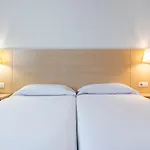 Hotel Basic 2*