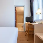 Hotel Basic Olèrdola