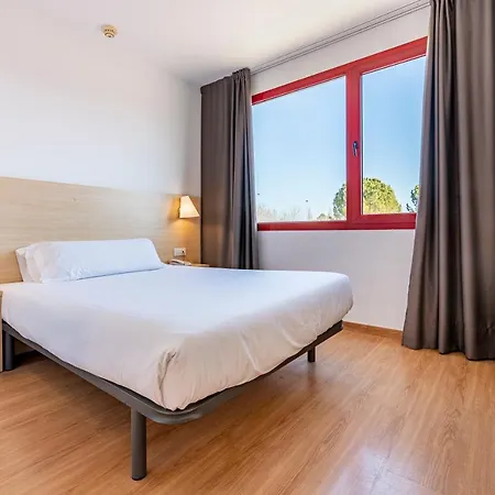 Basic Hotel 2*