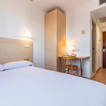Hotel Basic Olèrdola