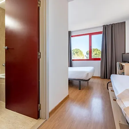 Basic Hotel 2*