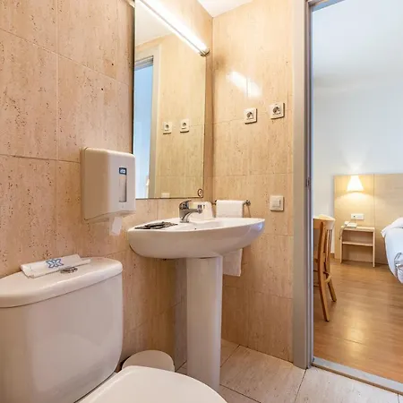 Hotel Basic 2*