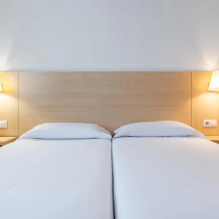 Hotel Basic 2*