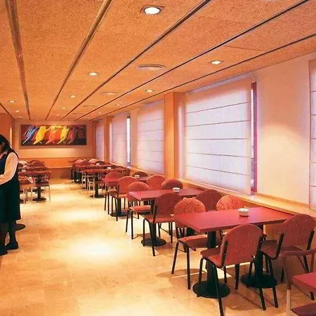 Hotel Basic 2*