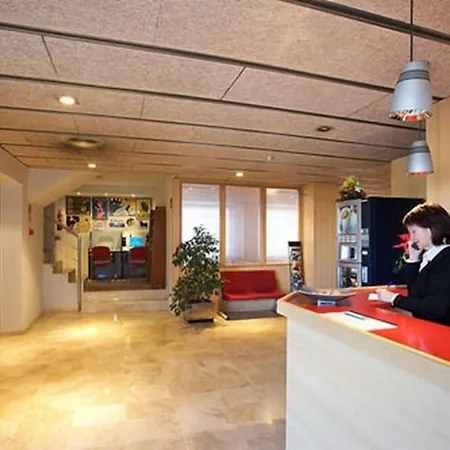 Hotel Basic 2*