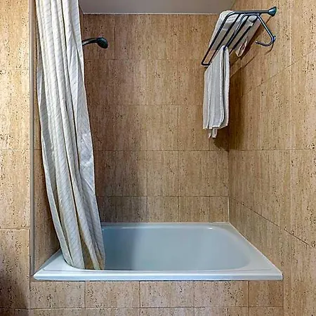 Hotel Basic Olerdola