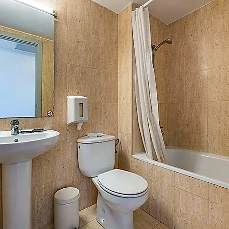 Basic Hotel 2*