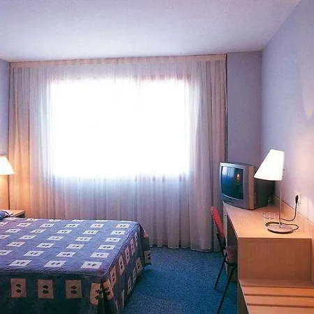 Hotel Basic 2*