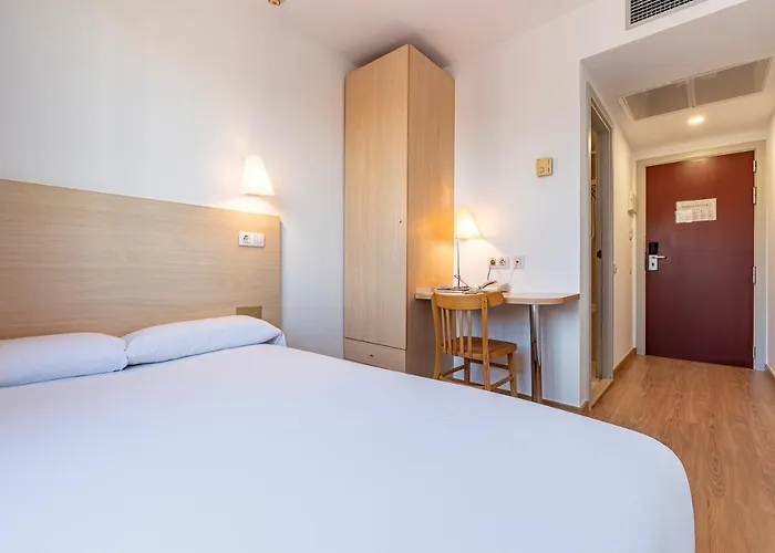 Hotel Basic Olerdola