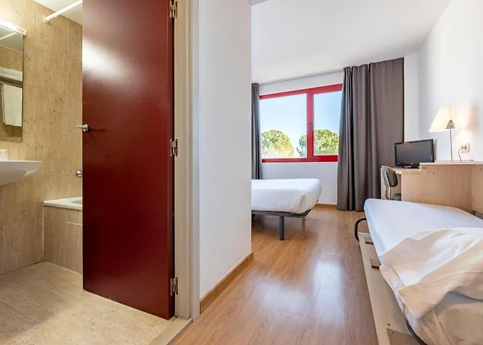 Basic Hotel 2*