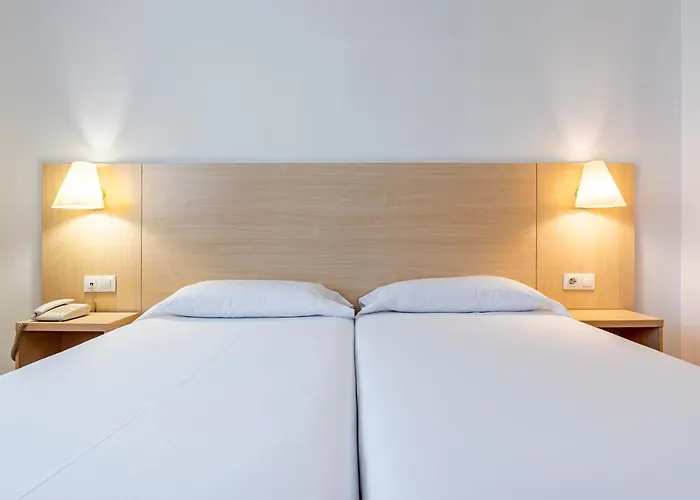 Hotel Basic 2*
