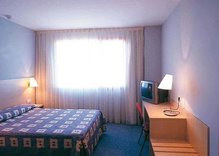 Hotel Basic 2*